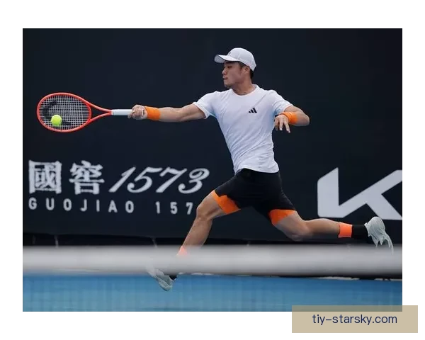 吴易昺澳网首胜四盘苦战归来