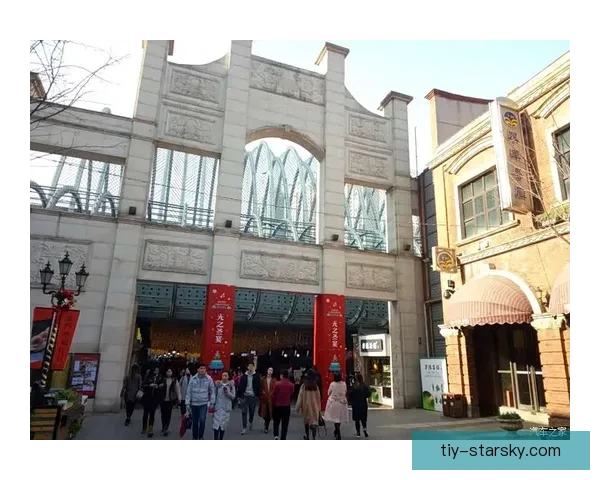 武汉三镇长期接触巴西中场林肯