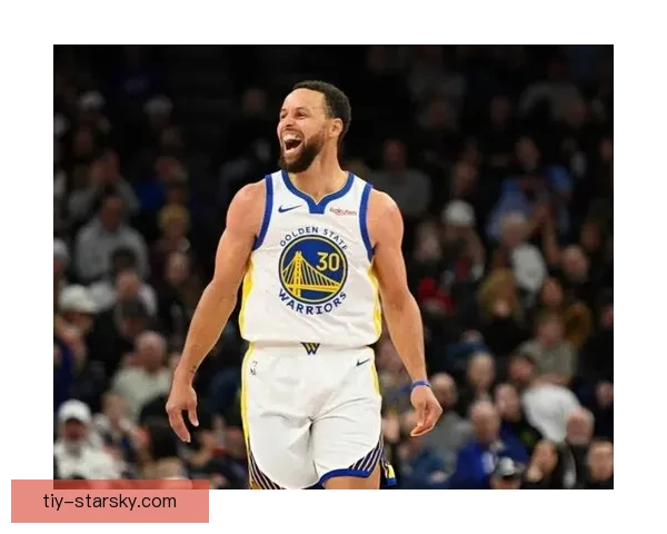 库里复出27分勇士八人上双大胜